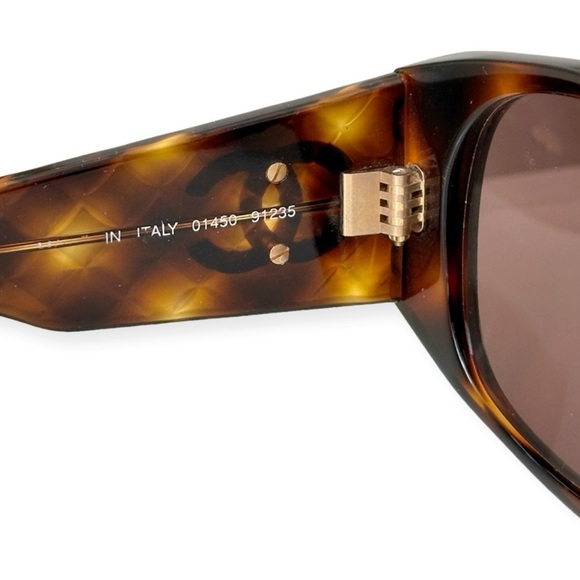 Chanel RARE Vintage 1992 CC Tortoiseshell Matelasse Frame Sunglasses - Picture 6 of 8